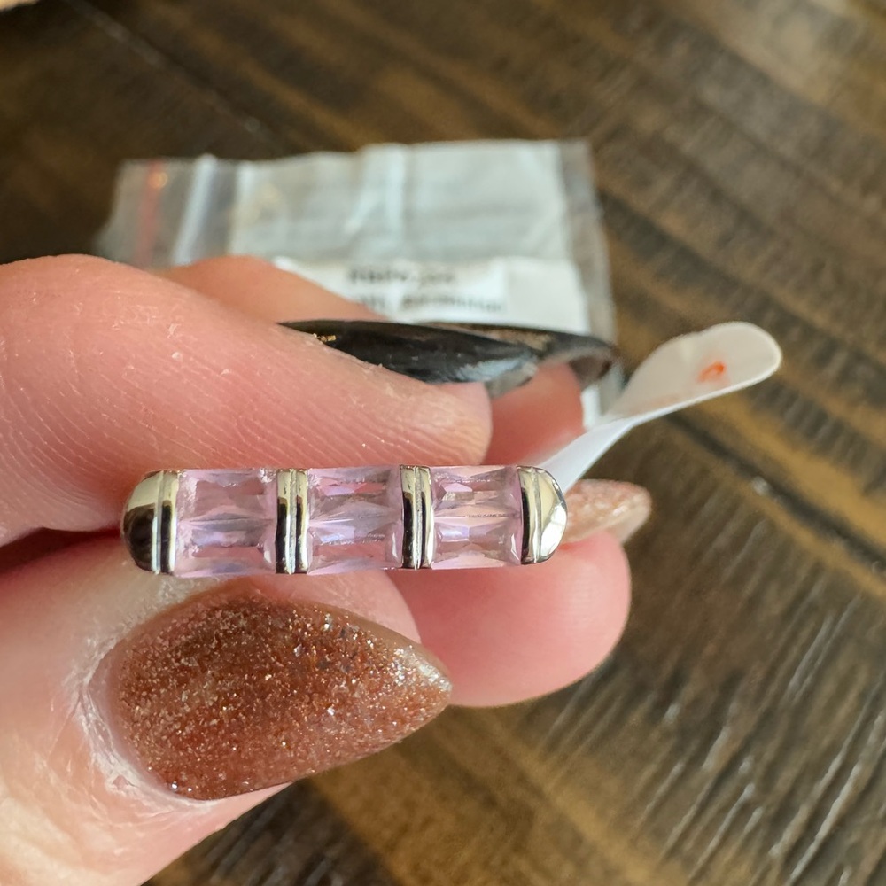New elegantly enchanted size 6 ring